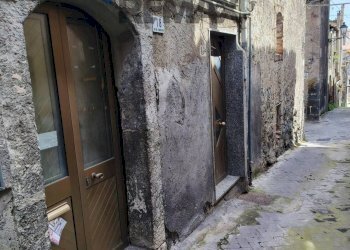 Casa all\'aperto - Casa indipendente VIA DEI LONGHITANO
16/18, Randazzo - foto 2