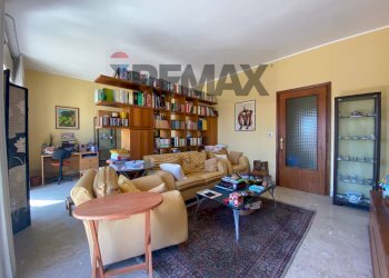 Soggiorno - Appartamento Via Mascalucia
 
5, Siracusa - foto 16