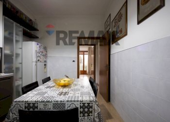 Sala da pranzo - Appartamento Via IV Novembre
 
134, Aci Catena - foto 17
