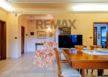 Sala da pranzo - Four-room apartment Via IV Novembre
 
134, Aci Catena - photo 2