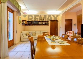Sala da pranzo - Four-room apartment Via IV Novembre
 
134, Aci Catena - photo 3