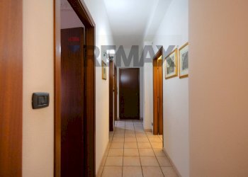 Hall / corridoio - Four-room apartment Via IV Novembre
 
134, Aci Catena - photo 9