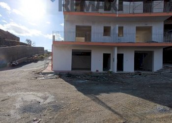 Edificio all\'aperto - Villa a Schiera Via Maria Teresa D'Austria
23, Santa Teresa di Riva - foto 31