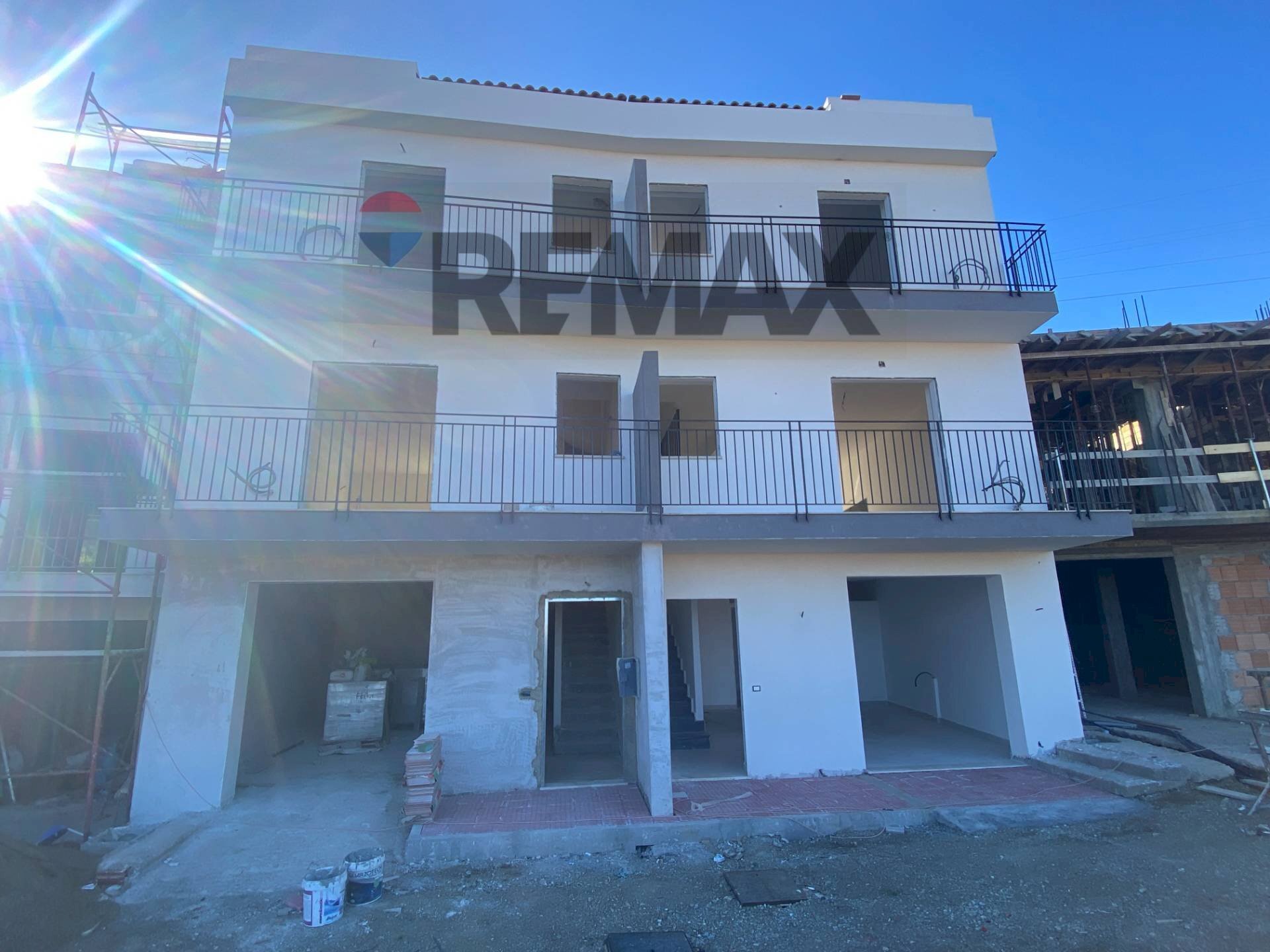 Edificio all\'aperto - Casa semi indipendente Via Maria Teresa D'Austria
 
23, Santa Teresa di Riva - foto 1