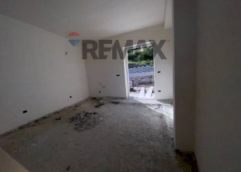 Stanza vuota - Semi-detached house Via Maria Teresa D'Austria
 
23, Santa Teresa di Riva - photo 9