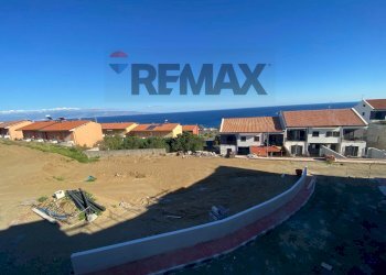 Vista dell\'acqua - Semi-detached house Via Maria Teresa D'Austria
 
23, Santa Teresa di Riva - photo 25