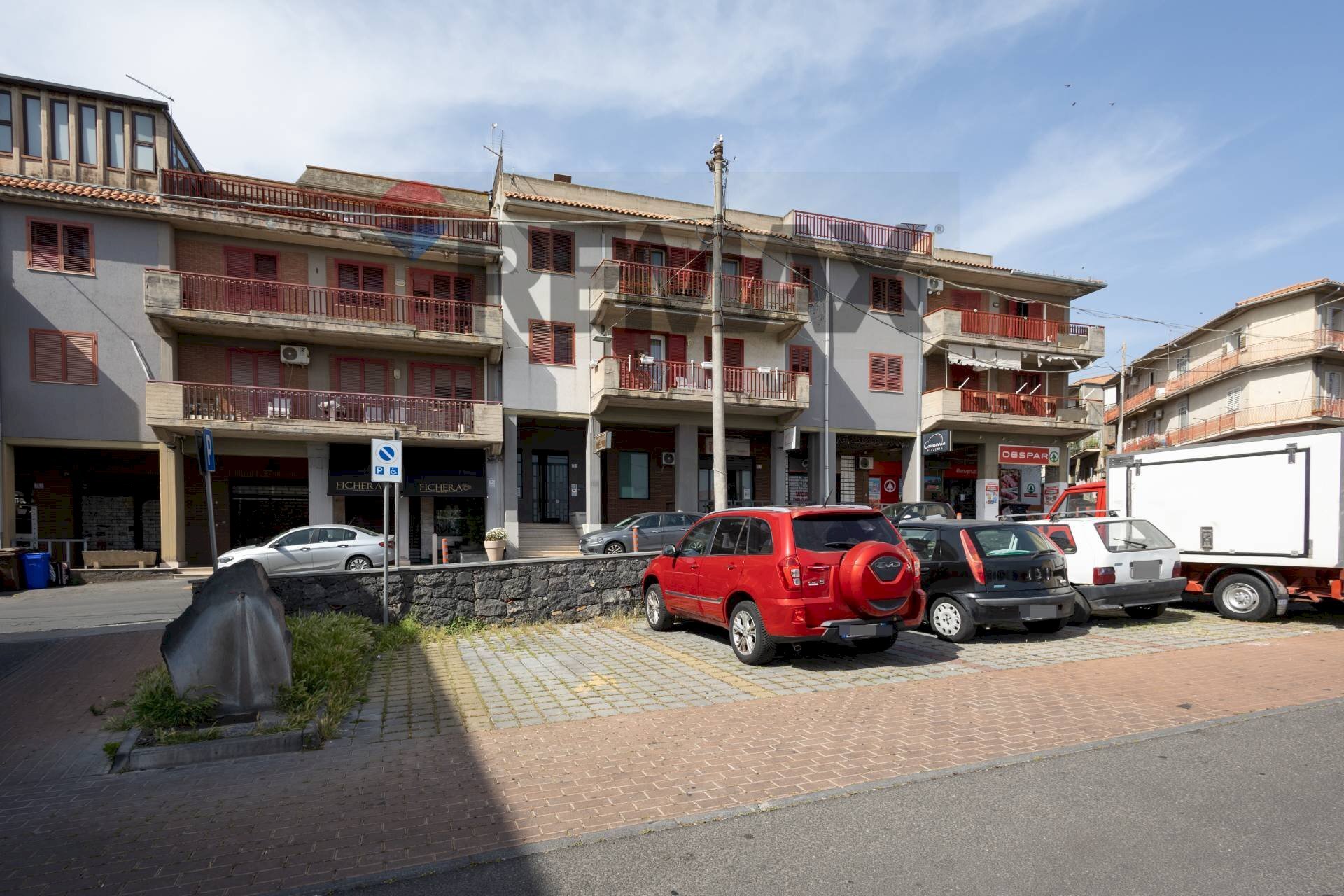 Edificio all\'aperto - Trilocale VIA STAZIONE MOTTA
 
70, Motta Sant'Anastasia - foto 2