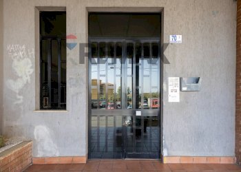 Edificio all\'aperto - Trilocale VIA STAZIONE MOTTA
 
70, Motta Sant'Anastasia - foto 3