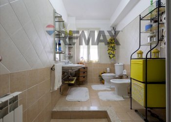 Bagno - Trilocale VIA STAZIONE MOTTA
 
70, Motta Sant'Anastasia - foto 13