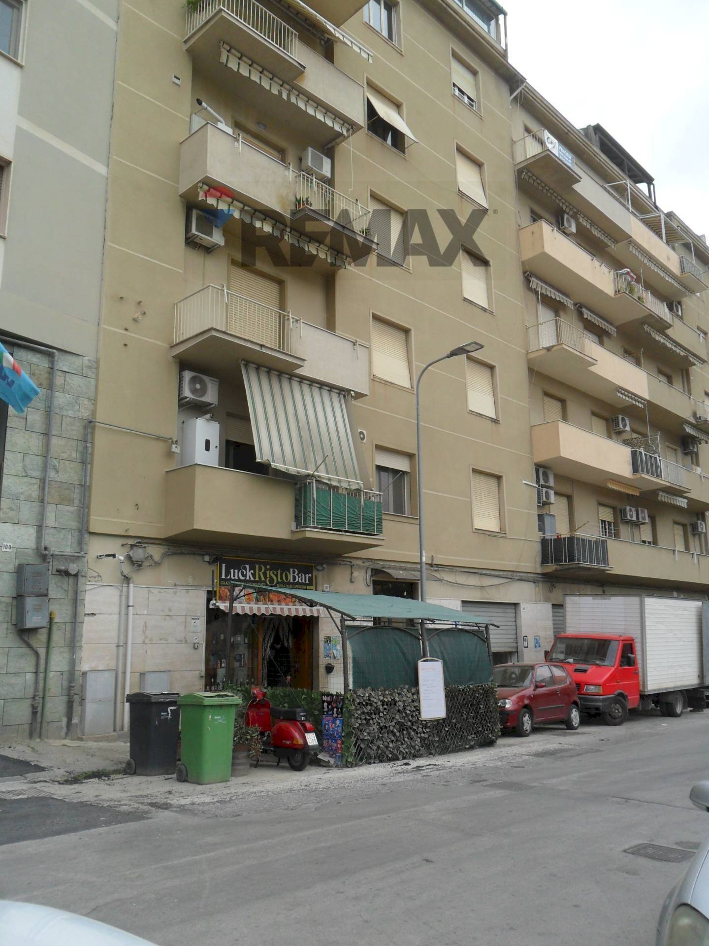 Edificio all\'aperto - Four-room apartment Via N. Colajanni
 
104, Caltanissetta - photo 1