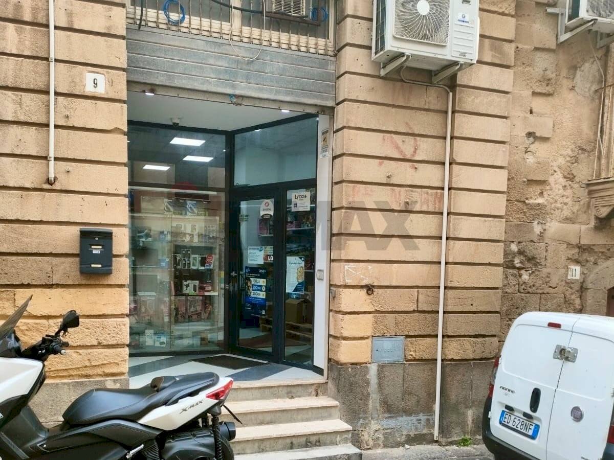 Edificio all\'aperto - Locale Commerciale via ponte Tamburino
 
9, Mineo - foto 3