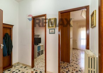 Hall / corridoio - Casa indipendente Corso Kennedy
 
6, Troina - foto 14