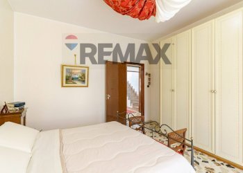 Camera / camera da letto - Casa indipendente Corso Kennedy
 
6, Troina - foto 20