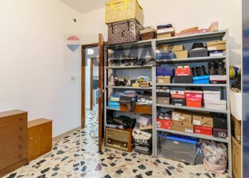 Dispensa di stoccaggio - Casa indipendente Corso Kennedy
 
6, Troina - foto 25