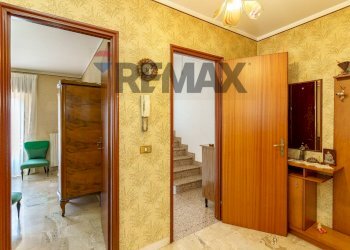 Hall / corridoio - Casa indipendente Corso Kennedy
 
6, Troina - foto 44