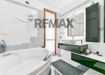 Bagno - Casa semi indipendente Via Palmiro Togliatti
 
14, Cinisello Balsamo - foto 40