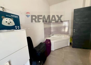 Bagno - Four-room apartment Via Del Giambellino
 
1, Trieste - photo 8