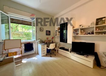 Soggiorno - Four-room apartment Via Del Giambellino
 
1, Trieste - photo 23