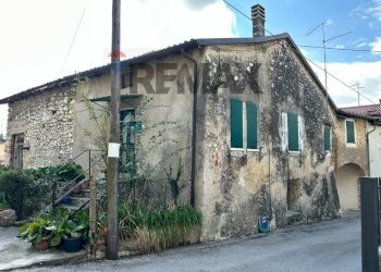 Casa all\'aperto - Casa indipendente Via Antonio Fogazzaro
 
17, Caltrano - foto 9