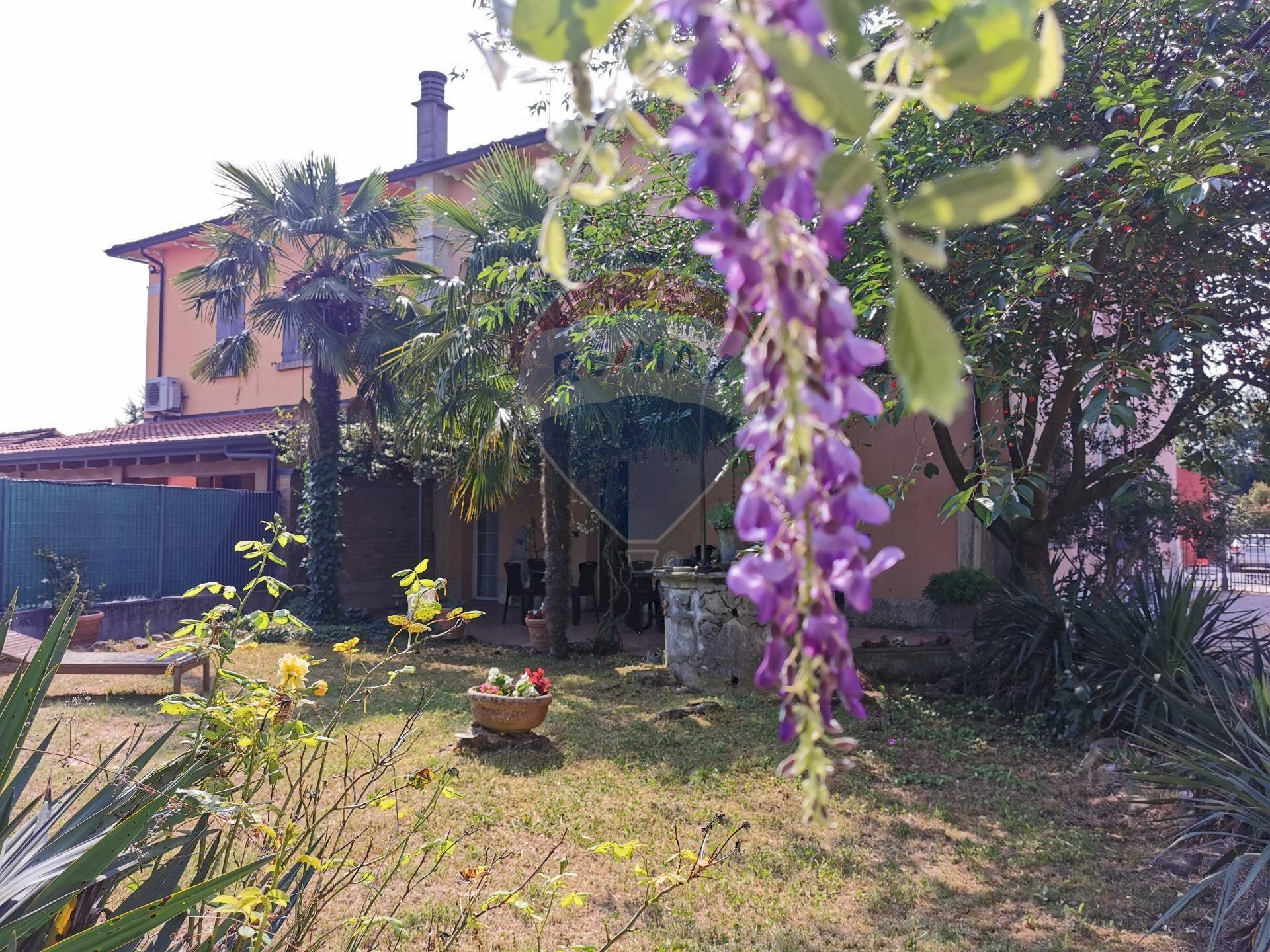 Giardino - Casa indipendente Via Bondenese
127, Cento - foto 2