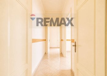 Hall / corridoio - Trilocale Via Gian Lorenzo Bernini
 
58, Napoli - foto 14