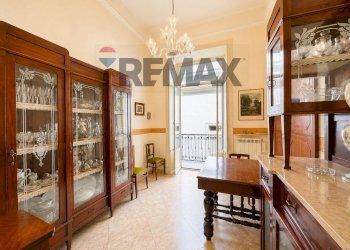 Sala da pranzo - Trilocale Via Gian Lorenzo Bernini
 
58, Napoli - foto 7