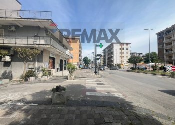 Edificio all\'aperto - Office via Alessandro Manzoni
 
229, San Giorgio a Cremano - photo 1