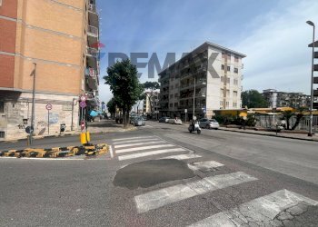 Edificio all\'aperto - Office via Alessandro Manzoni
 
229, San Giorgio a Cremano - photo 2