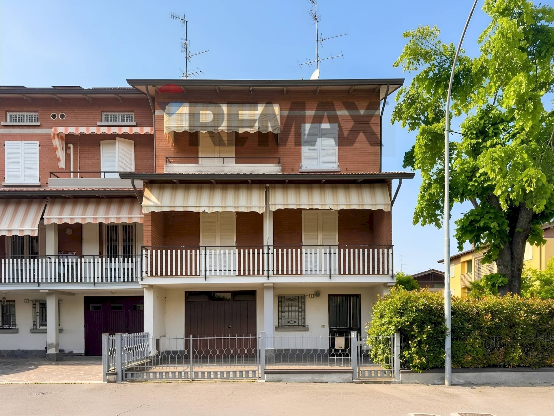 Edificio all\'aperto - Terraced Villa VIA PUSKIN
 
4, Cavriago - photo 1