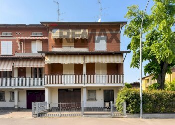 Edificio all\'aperto - Terraced Villa VIA PUSKIN
 
4, Cavriago - photo 1