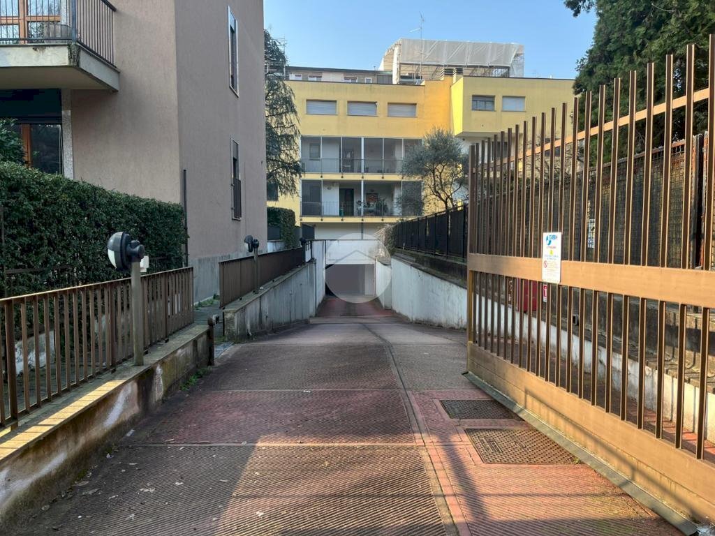 Box Via Passo di Fargorida, Milano (neighborhood San Siro) - photo 1