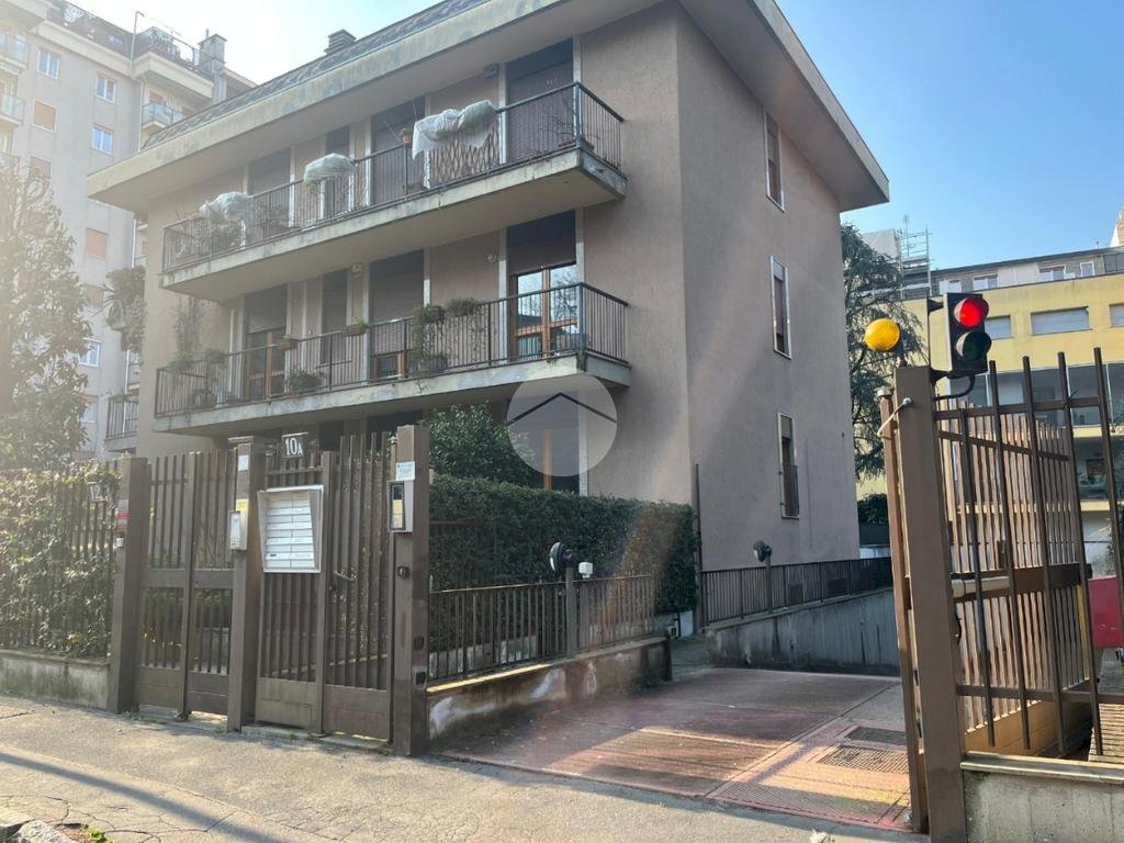 Box Via Passo di Fargorida, Milano (neighborhood San Siro) - photo 2