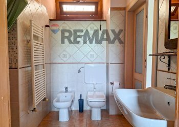 Bagno - Bilocale Via Case Nuove
 
6, Gavirate - foto 10