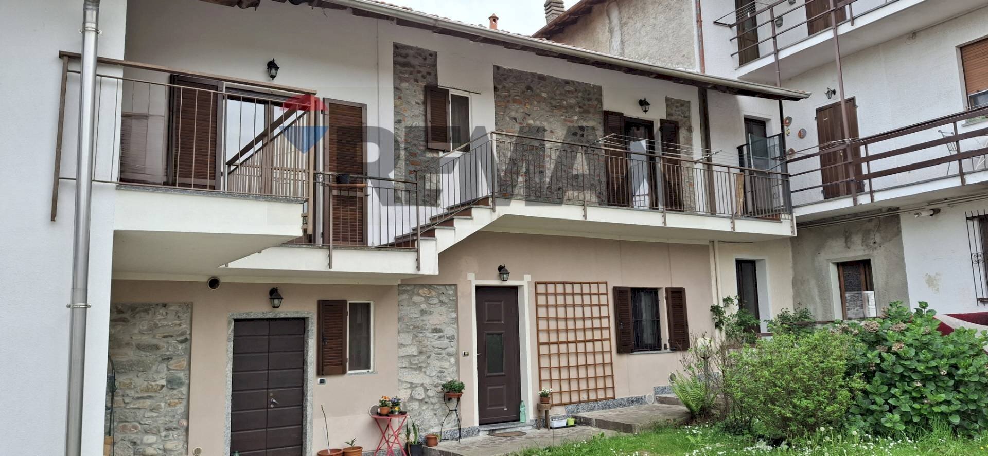 Edificio all\'aperto - Casa semi indipendente via Glisente
 
31, Dormelletto - foto 3