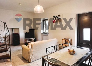 Sala da pranzo - Casa semi indipendente via Glisente
31, Dormelletto - foto 5