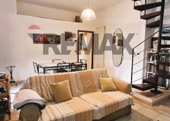 Soggiorno - Casa semi indipendente via Glisente
31, Dormelletto - foto 7