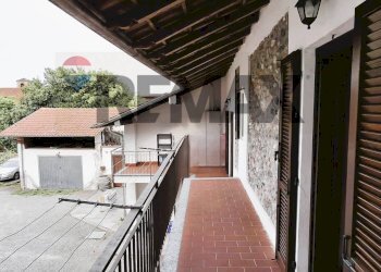 Balcone - Casa semi indipendente via Glisente
31, Dormelletto - foto 17