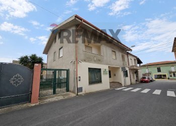 Casa all\'aperto - Casa semi indipendente Via Pietro Nenni
 
5, Guasila - foto 1