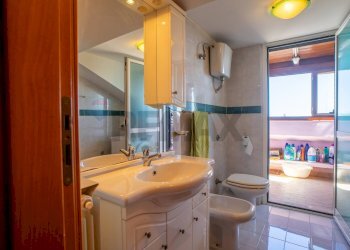 Bagno - Semi-detached Villa Via San Rocco
 
13D, Villalfonsina - photo 24