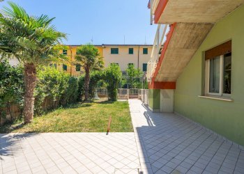 Terrazza - Appartamento Via Luca Tarigo, Montenero di Bisaccia - foto 2