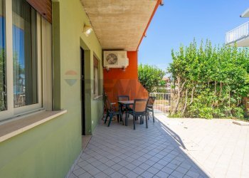 Terrazza - Appartamento Via Luca Tarigo, Montenero di Bisaccia - foto 4