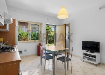 Sala da pranzo - Appartamento Via Luca Tarigo, Montenero di Bisaccia - foto 14