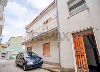 Edificio all\'aperto - Apartment via Ladispoli
 
4, Cupello - photo 1