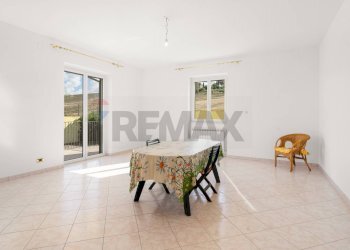 Sala da pranzo - Villa C.da Montebello
 
46, Montenero di Bisaccia - foto 24