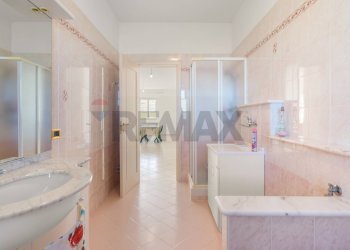 Bagno - Villa C.da Montebello
 
46, Montenero di Bisaccia - foto 36