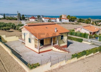 Casa all\'aperto - Villa C.da Montebello
 
46, Montenero di Bisaccia - foto 57
