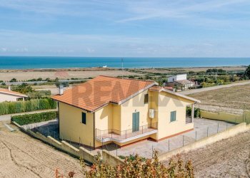 Casa all\'aperto - Villa C.da Montebello
 
46, Montenero di Bisaccia - foto 58