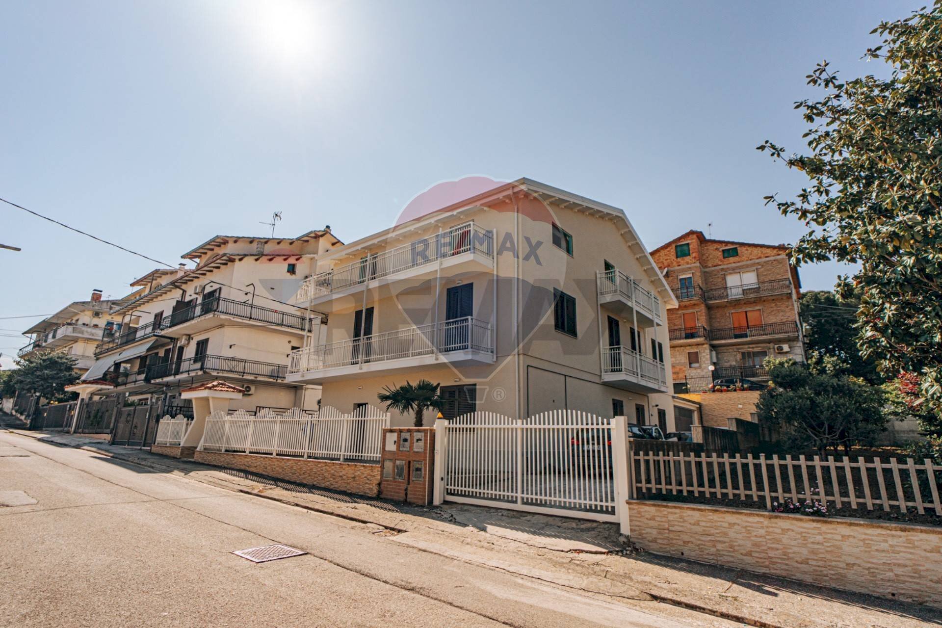 Edificio all\'aperto - Attic Via Istonia
85/B, Cupello - photo 2
