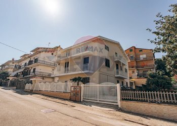Edificio all\'aperto - Attic Via Istonia
 
85/B, Cupello - photo 2