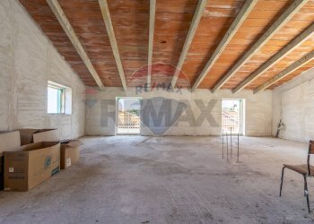 Parcheggio - Attic Via Istonia
 
85/B, Cupello - photo 9
